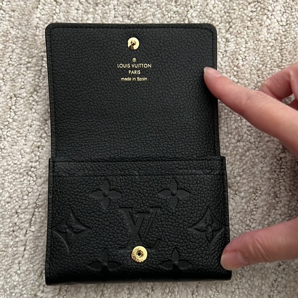Authentic Louis Vuitton leather card holder - Picture 6 of 7